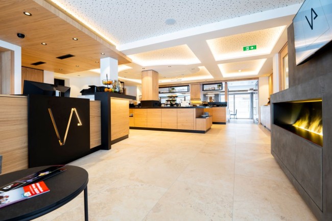 Eingangsbereich Hotel Villa Alpin Gro&szlig;arl